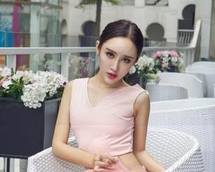AISS爱丝(黄金版) – 千里之外的丝袜街道，亚美依的原图带你瞬间飞过去！