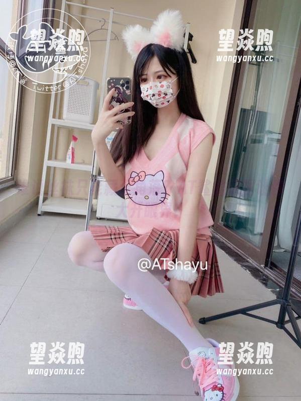 谁说丝袜只能藏于角落？AT鲨的原图让你大开眼界！