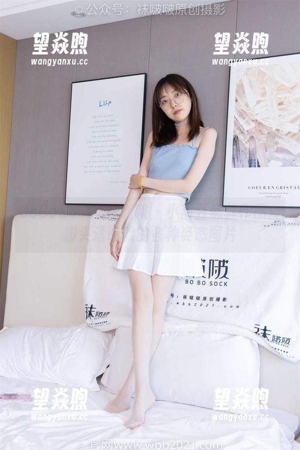 BoBoSocks袜啵啵-小甜豆 BoBoSocks袜啵啵 - 小甜豆黑丝作品:脚尖透明款的各种姿态图片