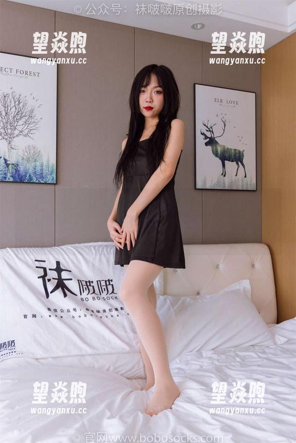 BoBoSocks袜啵啵 - 甜甜圈的时尚秘笈：原图分享，那双高跟凉鞋真是太会撩了。