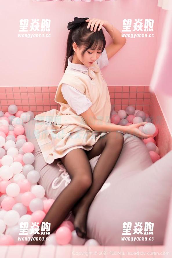 Feilin嗲囡囡 - “她的套装有毒！娜依灵儿的作品让人无法自拔”图集体验