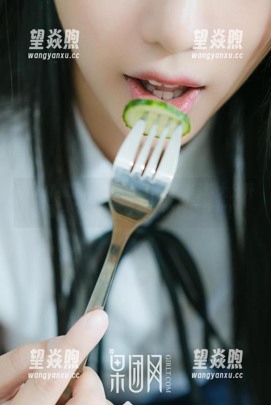 GIRLT果团网 - 莫雅淇比基尼写真大公开：每一张原图都是心脏的极限挑战！