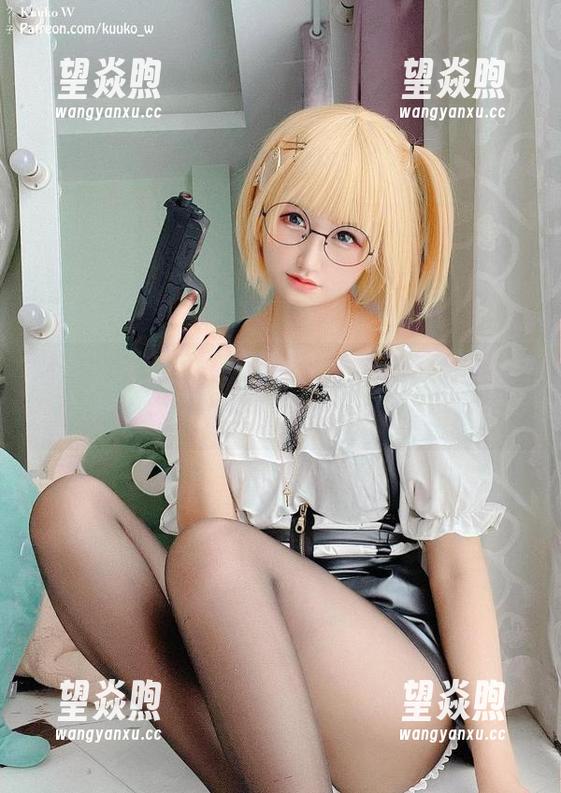 那件裤里丝图包，KuukoW的摄影技艺果然无人能敌！