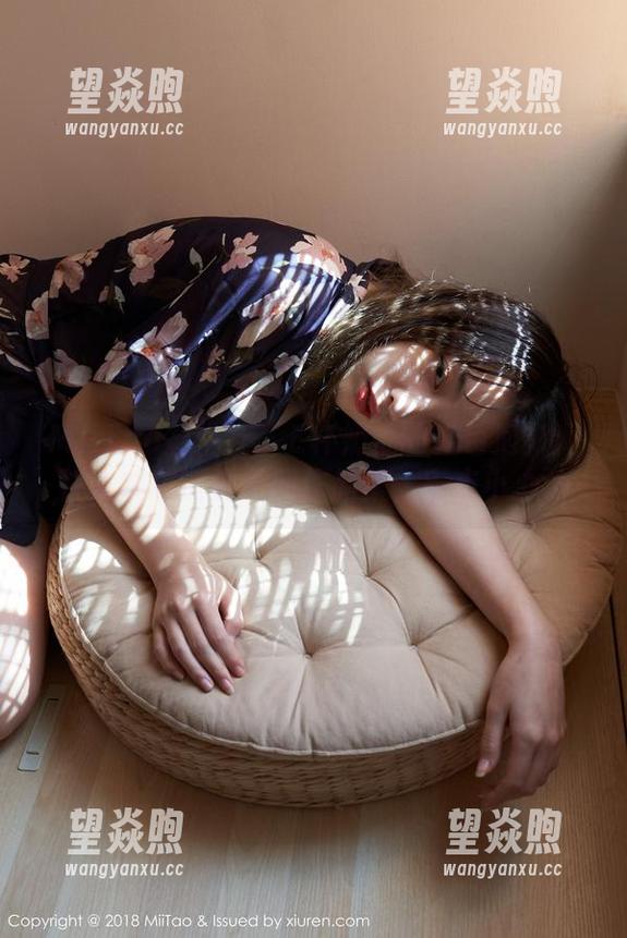 MiiTao蜜桃社 - E杯奶茶的粉色泡影：快来瞧瞧这组原图作品集，有点小心动