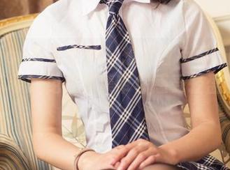 TouTiao头条女神 – 想要白色婚纱的梦吗？穆菲菲的免费图集带你感受轻盈的柔情！