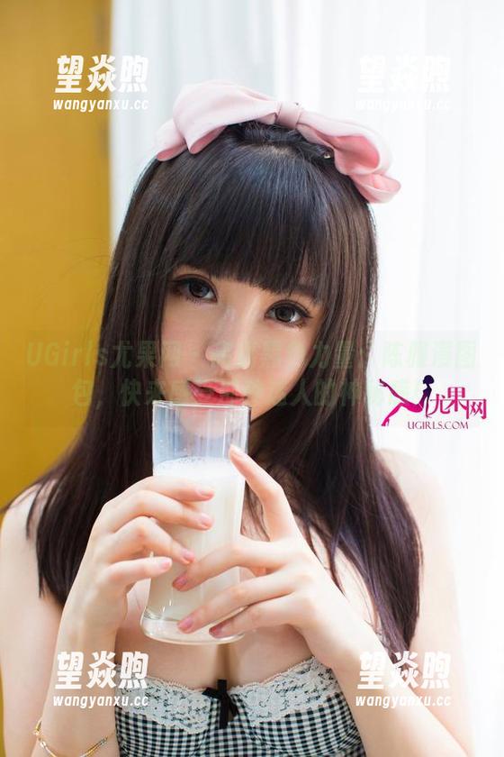 UGirls尤果网 - 高清黑色力量：陈雅漫图包，快来感受那种迷人的神秘感！
