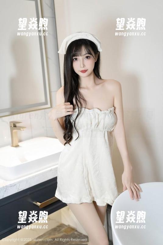 Xiuren秀人网 - UU阿文的御姐写真：每一张都是心跳的缩影