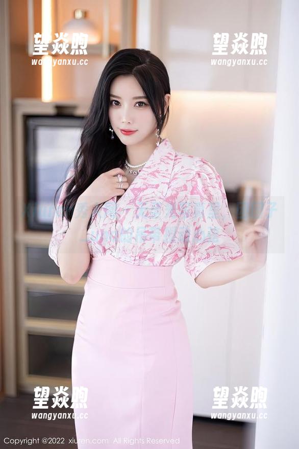Xiuren秀人网 - 无圣光写真里，团团子_una的吊带搅动心弦