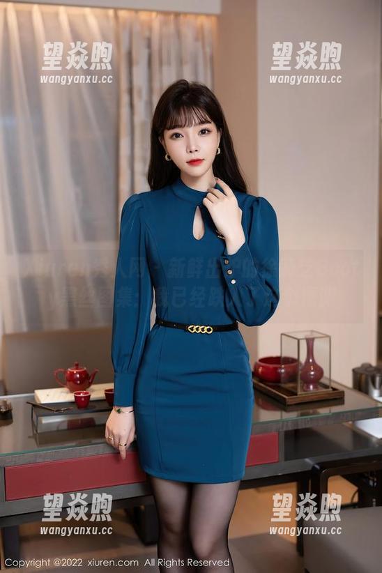 Xiuren秀人网 - 新鲜出炉的徐莉芝Booty黑丝图集：我已经跌入了这个深渊