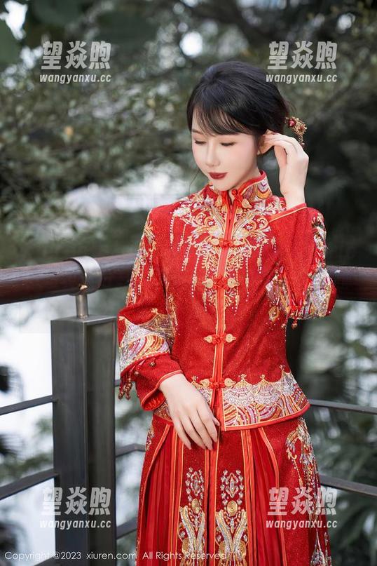 Xiuren秀人网 - 校园探险李佳芮Cherie：写真集分享，发现她如何把每一堂课都变成一场秀！