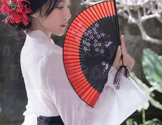 Xiuren秀人网 – 林文文yooki圣诞图包：看了你还能安心吃火锅吗？