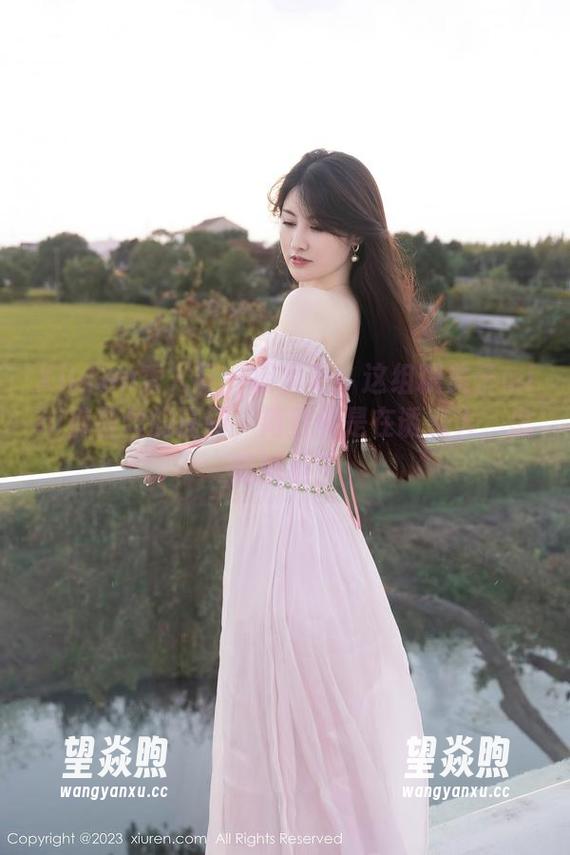 Xiuren秀人网 - 闭嘴吧！这组糯美子mini裤里丝的原图，简直像是在诱惑人，怎能抗拒？