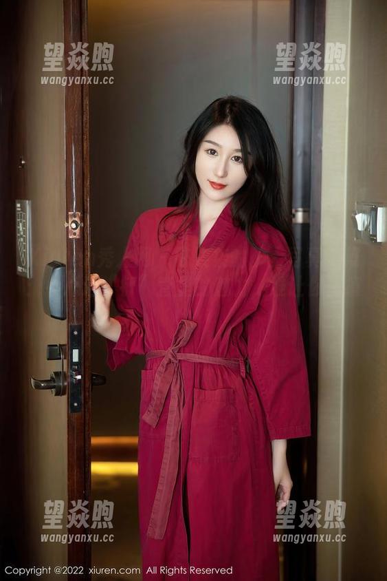 Xiuren秀人网 - 陈柒柒的护士写真图集：小心这“针”管里的魅力，准让你上瘾！