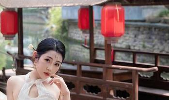 Xiuren秀人网 – 腿控必看！顾楚楚Maily的长腿图册，十分有料！