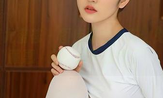 YouMi尤蜜荟 – 图库里的火花：兔女郎加藤惠，向小圆不服气了！