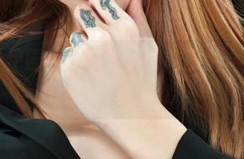 丽柜 – 伊园惊喜不断：网袜图片合集，谁能拒绝这种诱惑？