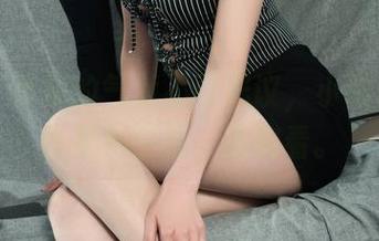 丽柜 – 学姐的气质不可思议，小璐璐的图包忍不住想一直翻看。