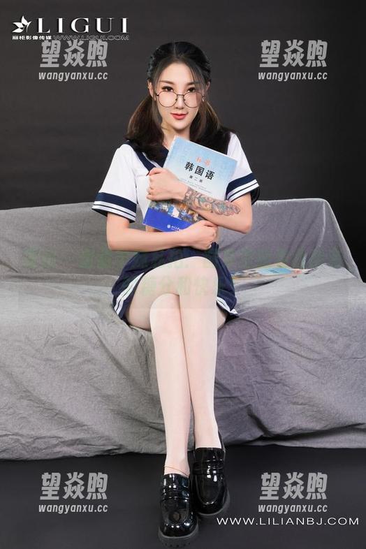 丽柜 - 甜甜学妹私拍：图集里藏着我所有的糖分和快乐！