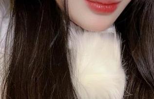 九言的电竞兔女郎：图片里的虚拟控，能不能让我安静一下？