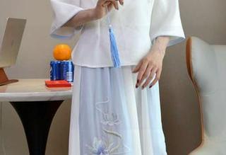 初夏女神 – 点点带你领略运动女孩的高清合集：那些风中的发丝和汗水打结的瞬间！