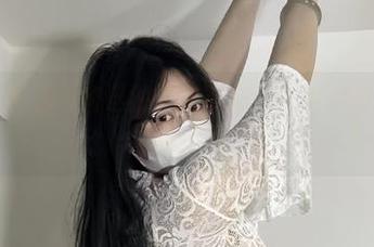 微密圈 – 可爱的肉巴的全套图集：死库水和幻想交织的瞬间