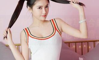 嗲囡囡 – 模特YOYO的眼镜写真合集：把平凡带上云端，简单也有深意。