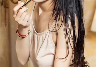 头条女神 – 发现琳琳的魅力：办公室免费图片任你欣赏