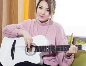 头条女神 – 筱溪和她的高跟鞋：走出迷雾的优雅套图合集