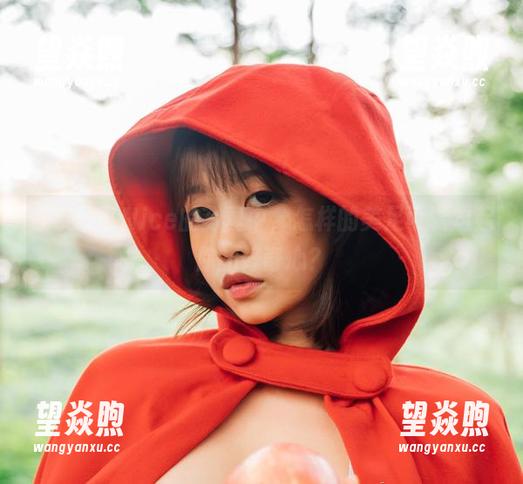 在奈汐酱Nice的写真中，怎样的美足可以勾起你的好奇心？