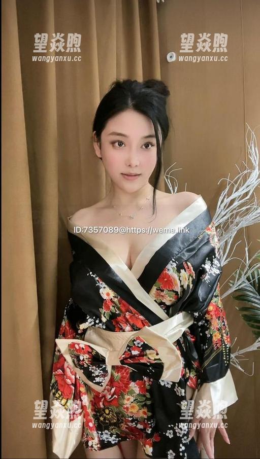 微密圈 - 全套写真，奶雯的油亮世界，你绝对不想错过