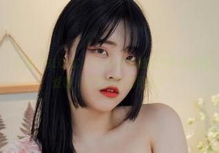 “宋哈娜(송하나)私拍：BLUECAKE与猫咪的奇妙写真旅程”——猫咪自带滤镜，真是兽界的网红！