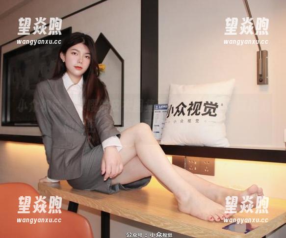 小众视觉-嘤嘤 小众视觉 - 嘤嘤的皮衣图集更新,感觉像在窥探她的秘密,一种恰到好处的暧昧!