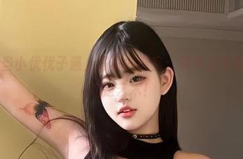 微密圈 – 当小优优子遇上写真的教室：这不是普通的壁纸，这是艺术！
