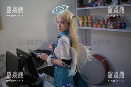 让小和甜酒带你走进校园的cos浪潮中，快来下载！