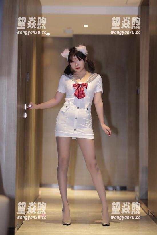别错过！小女巫露娜黑丝图集：不仅免费，简直每张都让人心动！
