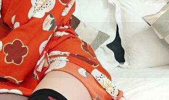 小女巫露娜：和服桃心黑色长筒袜，给你的壁纸来点“心动”的感觉吧！