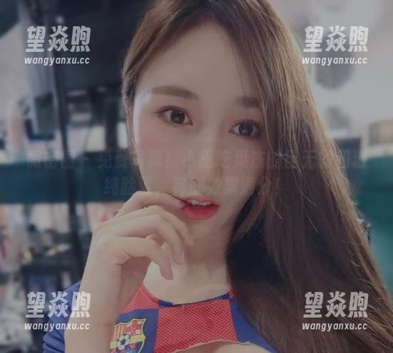 微密圈 - 免费写真！小玉吃果冻的巨无霸和清纯脸蛋，喜剧效果满分！