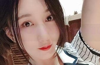 微密圈 – 小玉吃果冻的美足写真，定制体验让人心动