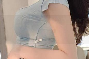 微密圈 – 小玉吃果冻的浴缸全套画面，点开下载嗨翻天的预感。