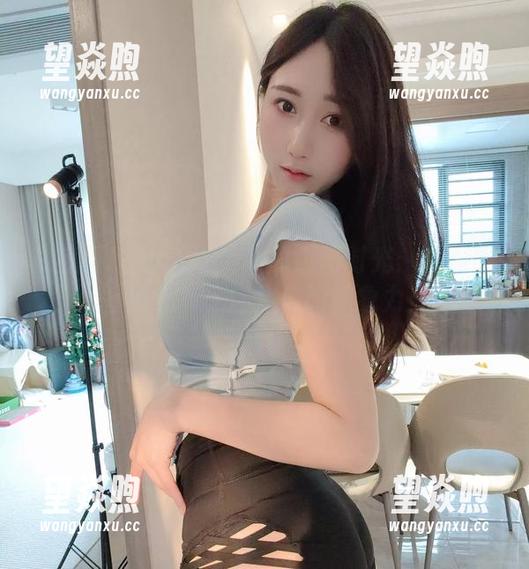 微密圈 - 小玉吃果冻的运动时光：体操服图包分享，燃烧你的想象力！