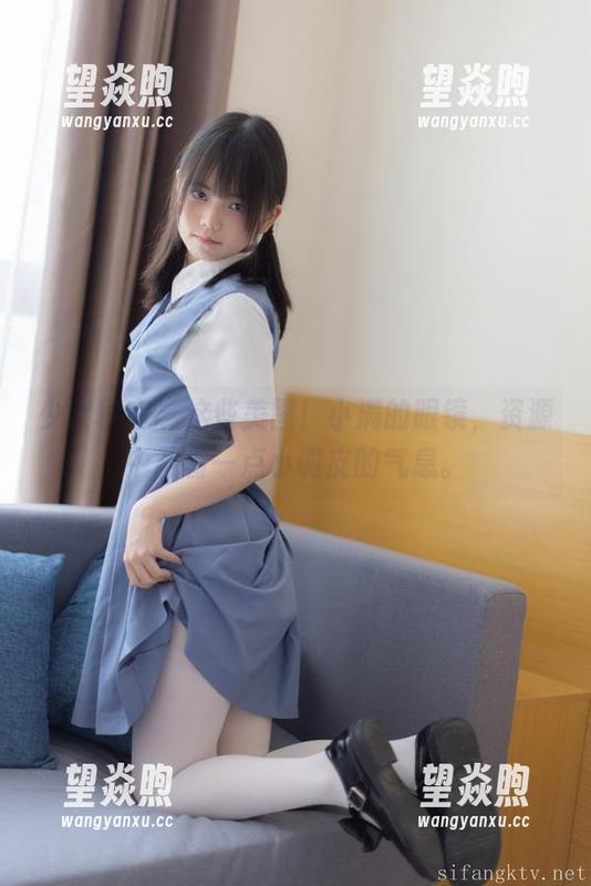 少女秩序 - 这些美图！小满的眼镜，资源中藏着一点小调皮的气息。