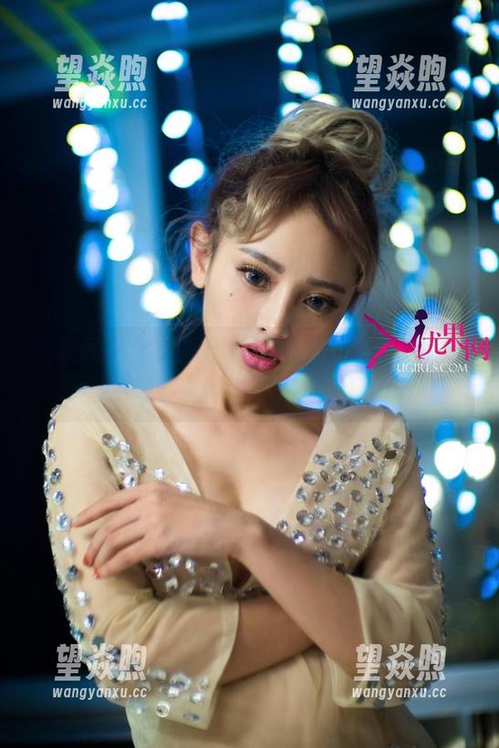 尤果网 - 定制属于你的笑笑长腿写真，让每个人都忍不住想笑！