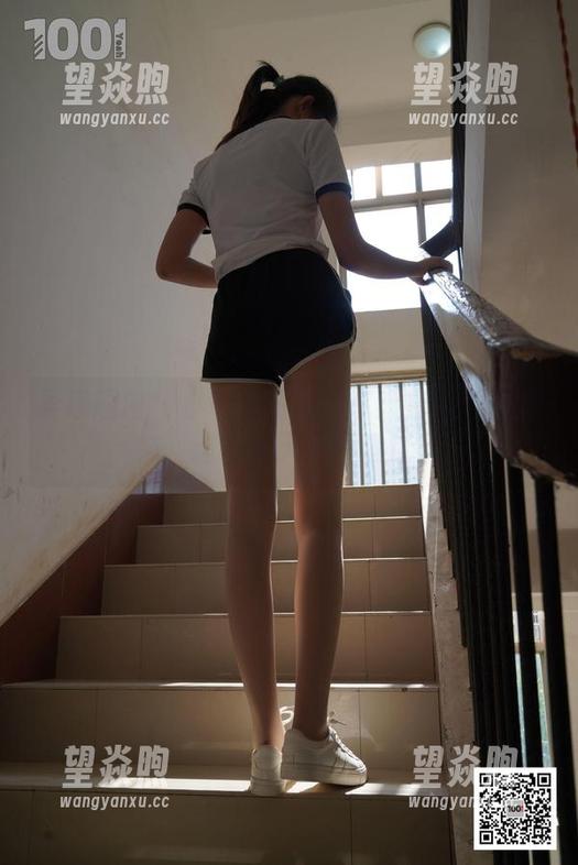 异思趣向 - 小七的图库分享：台球长腿辣妹，这个夏天不可错过！