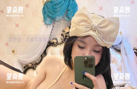 张鑫baby 微密圈 - 最新写真集:张鑫baby和粉色的笔,打破了我的审美洁癖