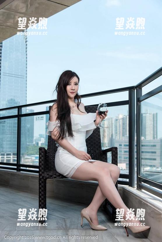 推女神 - 观看娜依灵儿粉色调的瞬间，作品像一缕春风轻轻拂过。