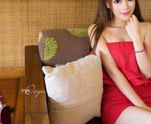 推女神 – 黑丝套图，萌琪琪Lrene的魅力如何让我停不下来？