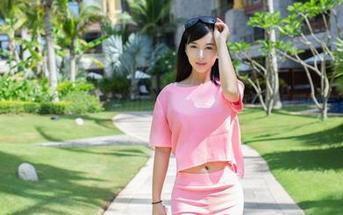 推女郎 – 娜露的自拍，私拍图片简直是色彩和情感的完美结合！