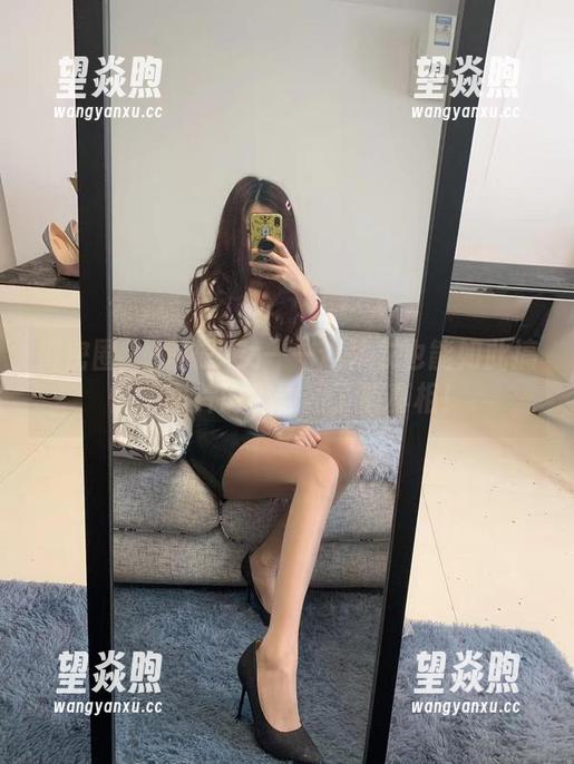 提袜少女 微密圈 - 提袜少女——连体衣也能如此搞怪,图片请戳原图了解真相!