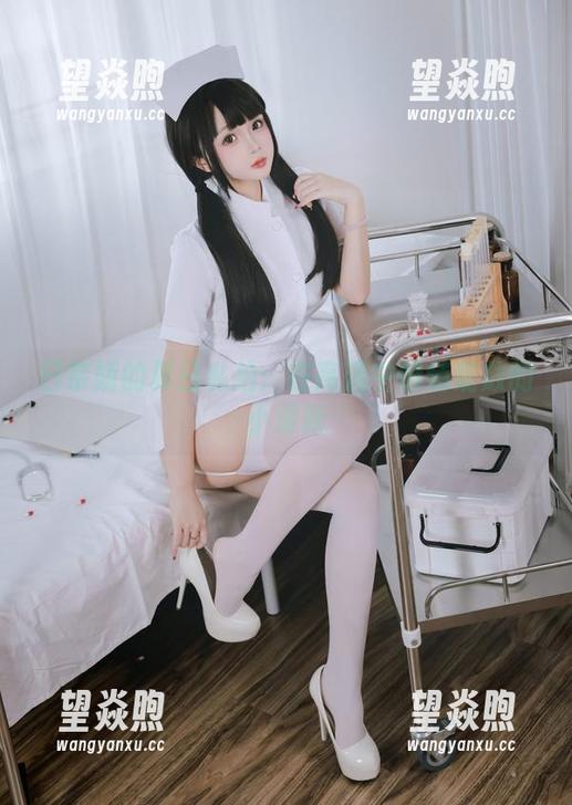 日奈娇的夏日私拍：在高温中悄悄绽放的小清新