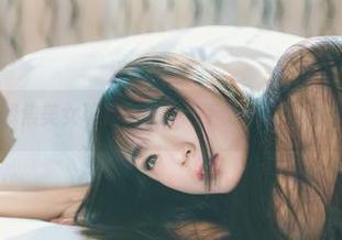 果团网：聚焦美女球迷私拍，场下对决引发的身心涟漪！
